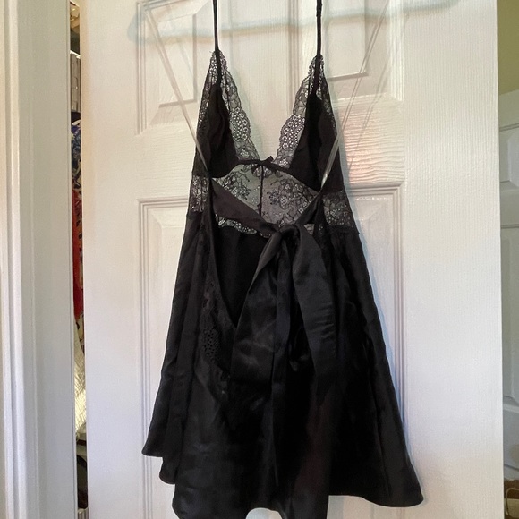 Black Victoria’s Secret lace and satin slip - Picture 3 of 3